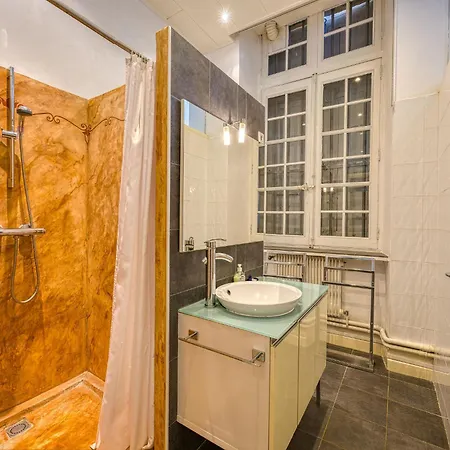 Apartment Centre Historique By Interhome